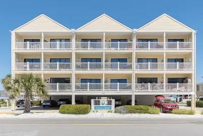 Image de Immaculate two bedroom, two bath oceanview condo located in the heart of North Myrtle Beach! !