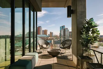 Image de Sonder at Mill Ave | One-Bedroom Apartment w\/ Balcony