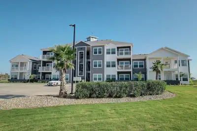 Image de Pathway To The Sea, 3rd Floor Penthouse! Heated Pool And Steps From Ocean!