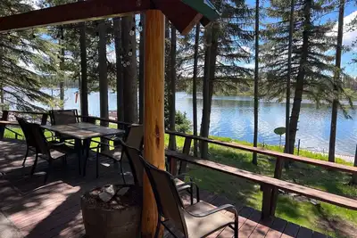 Image de Lakefront Island Park Cabin