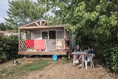 Mobil home Templiers Confort 30m² (2 chambres) + climatisation + terrasse couverte 6m² + Tv 4 personnes