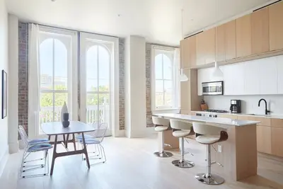 Image de Sonder Gravier Place | Two-Bedroom Apartment w\/ Balcony