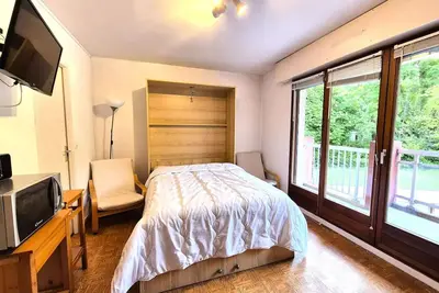 Image de Studio idéalement situé à 50 m des Thermes Chevalley!