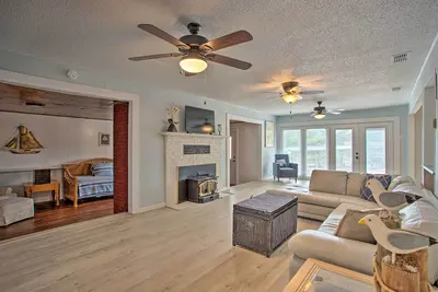 Image de Possum Kingdom Lakefront Home w/ Patio & Dock!