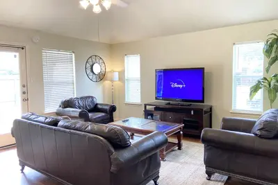 Image de Bodhi House - 4 Bedroom Home nested in a quiet community with King Bed Suite,