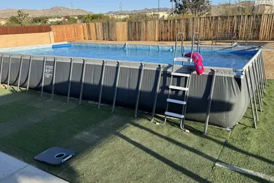 Image de 57603 Sunnyslope Ave. · Loaded w/extras - Home Theater, Office, Playground