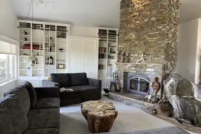Image de 80-acre Mountaintop Villa with Spectacular Views