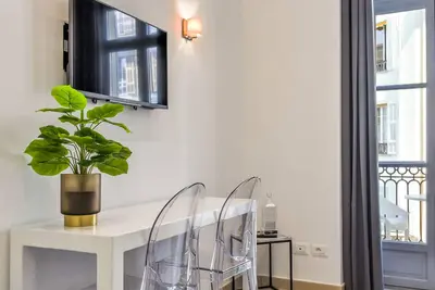 Image de Charmant Studio Avec Balcon en Plein Centre de Nice