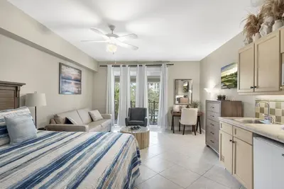 Image de Grand Sandestin 2nd floor Studio w balcony - Baytowne Wharf