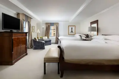 Image de Amazing Stay, Superb Location! 3 Spacious Units for 12, Best Spot in Nyc