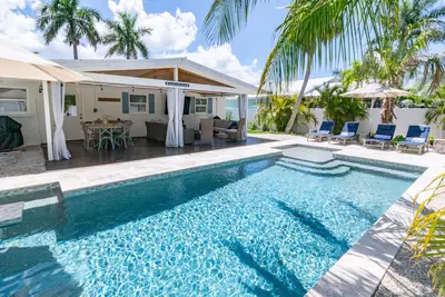 Image de Cute 3/2 Cottage close to Beach and centrally located.