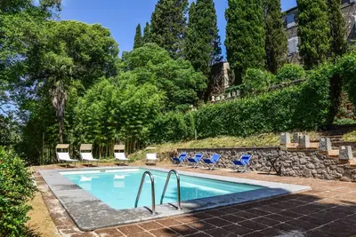 Renovated manor with private garden, private pool and air conditioning