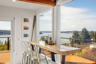 Image de Water and Sunset Views one block from Chambers Bay Golf Course