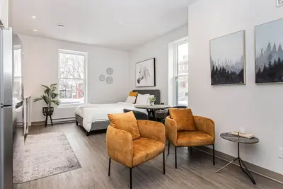 Image de St-Denis 209 · Amazing New Apartment Close to Mount Royal (Le Plateau) by Denstays