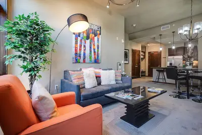 Image de H209a | A/C | Downtown Location | Free City Bus | Close to Shops and Restaurants