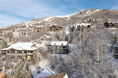 Image de Msiden | A/C | Perfect Mtn Home | Winter Shuttle | Nice Views | Private Hot Tub