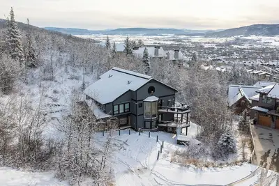 Image de Msides | A/C | Terrific Home on the Mtn | Winter Shuttle | Private Hot Tub | Nic