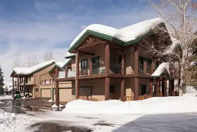 Image de Sck765 | Great Location | Free City Bus | Close to Slopes
