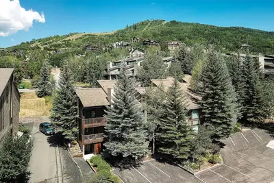 Image de Sr204 | Close to Ski Area | Hot Tub | Wood Fireplace | Free City Bus