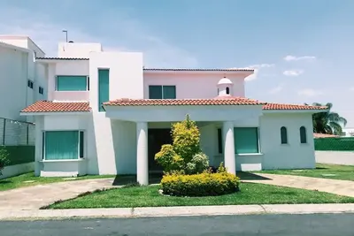 Image de Casa Para Uso Completo Con Alberca Privada En Fraccionamiento Privado