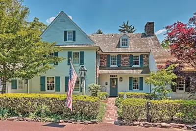 Image de Pool & Courtyard: Timeless Home in Lansdale