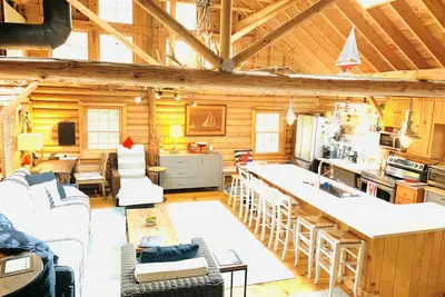 Image de Charming Log Cabin - Yamagoya in the Spruce Trees and near the Ocean.