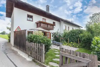 Image de Maison de vacances \"Zuhaus am See\" avec vue sur les montagnes, sauna, Wi-Fi et jardin