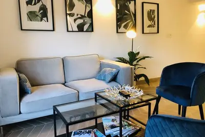 Image de Historic heart, beautiful renovated air-conditioned apartment.