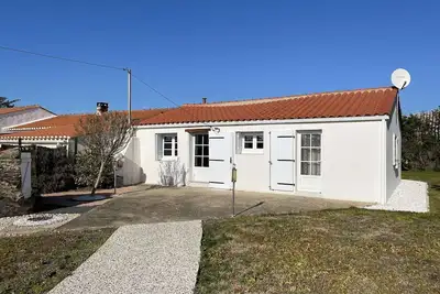 Image de Maison 3 pièces avec jardin clos, terrasse, et équipements à 1, 9 km de la plage - 6 couchages