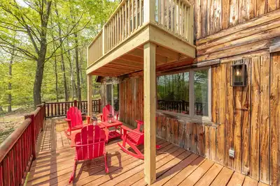 Image de Bear Tracks: Lake Area, Dogs Welcome, Hot Tub, A/C, Fire Pit!