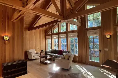Image de 1Bedroom With 3 Bunk Beds + A Pull Out Sofa Bed