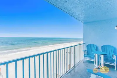 Image de Sand Dollar 504 is a Gold Tier 2 bed 2 bath Gulf Front Condo on the Top Floor