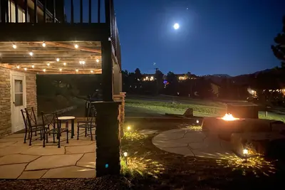 Image de Great Location, Spectacular Mountain Views and gas firepit! #3306
