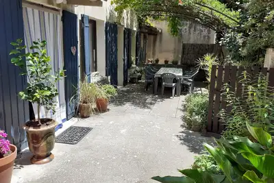 Image de Mas provençal au calme à 10mn d'Avignon.