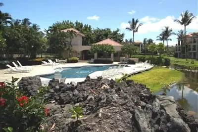 Image de Excellent for shopping, relaxing! Close to beach
