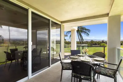 Image de Lovely golf course views, close to shops!