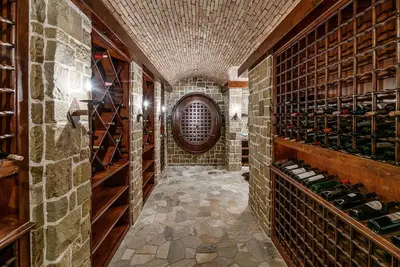 Image de Luxury Treetop Oasis, Gorgeous Views, Wine Cellar, Central Ac.