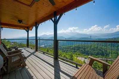 Image de Summer Specials! Movie room, game room, hot tub, Amazing Views at Big Sky Lodge!