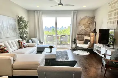 Image de Skyline Views/3 Miles to Downtown/WeeklyDiscounts/Pet Friendly