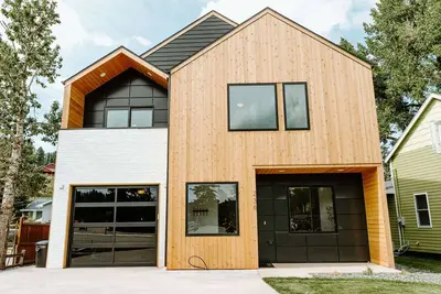 Image de Modern on Main-Walking Distance to Downtown Hill City and Mickelson Trail!