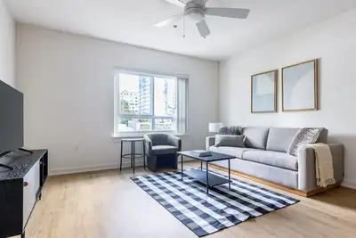 Image de Amazing Downtown Bellevue 2br w/ W/D, Rooftop, walk to all, by Blueground