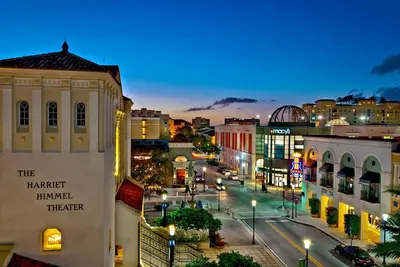 Image de City Place Paradise steps from dining, entertainment, and convention center
