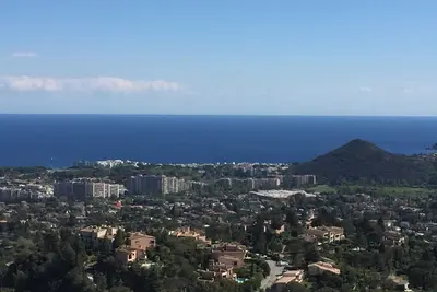 Image de 80 M2- Vue mer - climatisé- au calme
