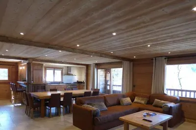 Image de Superbe 5 pièces rénové avec sauna, hammam, jacuzzi, proche télécabines et village, idéal 12/14 pers.