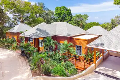 Luxury home with 2 pools at Lawson Rock- Casa Coralina