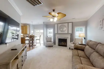 Image de Ultra Clean and Cozy Home away from Home! ! !
