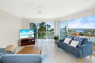 Image de With stunning ocean views and open living, enjoy the coastal lifestyle of Beauty on Bowra.
