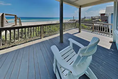 Image de Lungomare | Private Walkway to the Beach!