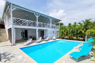 Image de Villa à Saint François G106 - 5 ch piscine privée