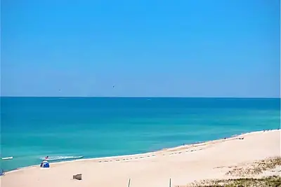 Image de Walk to Flora-Bama! On Beach! Rents Sunday-Sunday in June and July!